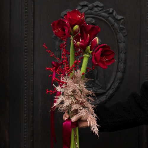 Red Amaryllis Luxe – festliches Amaryllis-Bouquet in Rot