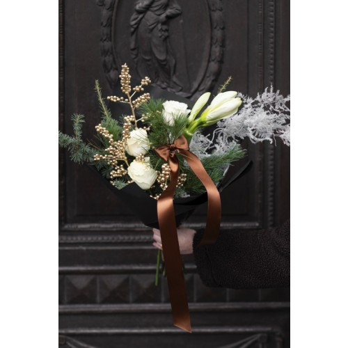 Winter Glow – eleganter Winterstrauß in Weiß & Gold