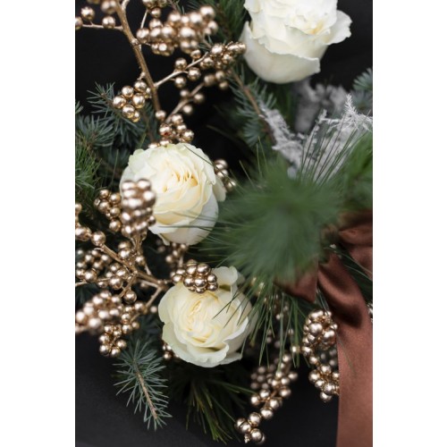 Winter Glow – eleganter Winterstrauß in Weiß & Gold