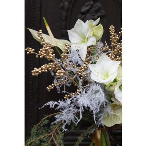Winter Whisper – exklusiver Winterstrauß in Weiß & Gold
